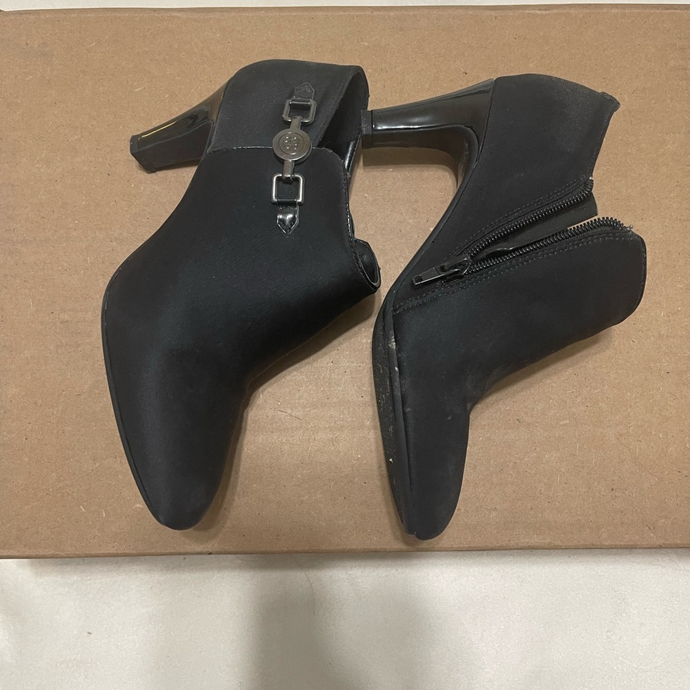 Bandolino Women's Black Ankle Booties